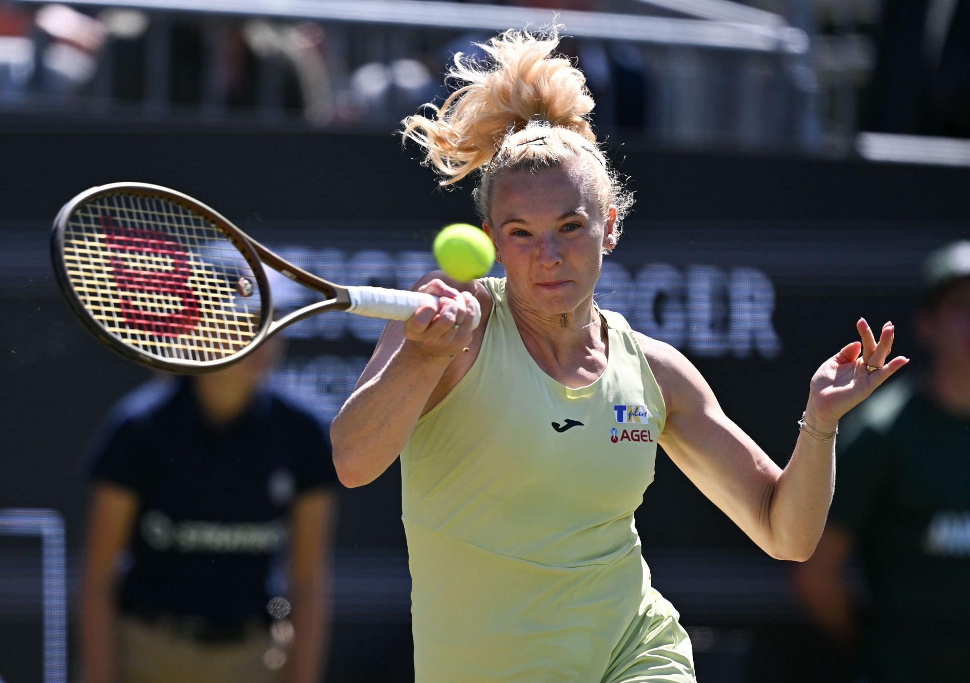 Katerina Siniakova hits a forehand | Image Source: Getty